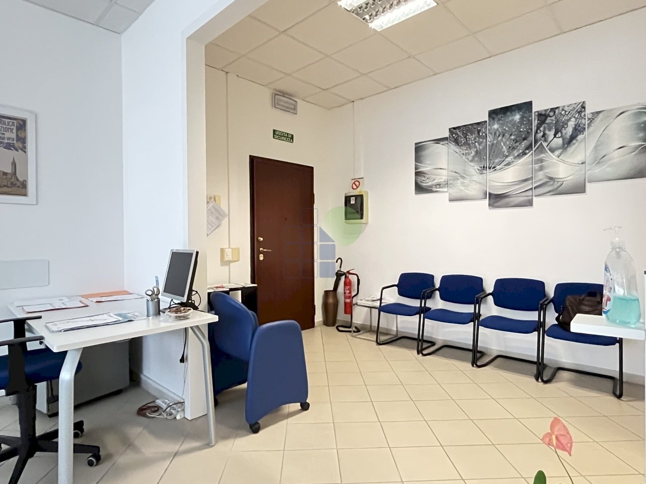 ingresso attesa - Office Via dell' Artigianato 11, Livorno - photo 1