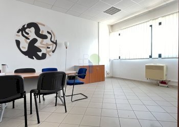 direzionale o sala riunioni - Office Via dell' Artigianato 11, Livorno - photo 2