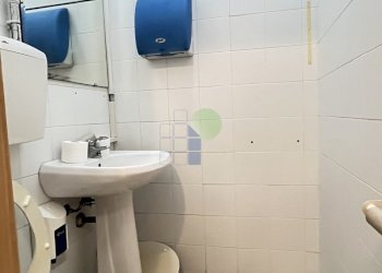 secondo bagno - Office Via dell' Artigianato 11, Livorno - photo 11