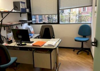 Stanza arredata - Office via Camillo Finocchiaro Aprile, Varese - photo 6