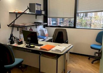 Stanza arredata - Office via Camillo Finocchiaro Aprile, Varese - photo 7