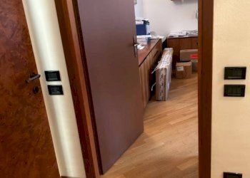 Interno appartamento - Office via Camillo Finocchiaro Aprile, Varese - photo 14