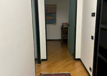 Interno appartamento - Office via Camillo Finocchiaro Aprile, Varese - photo 15