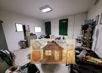 Stanza arredata - Capannone via Ruggero Bardazzi, Signa - foto 7