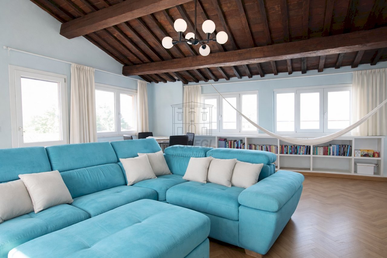 vendesi piano alto con terrazzo.png - Appartamento Piazza del Salvatore 7, Lucca - foto 2