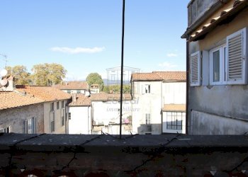 vendesi appartamento ristrutturato con terrazzaIMG - Appartamento Piazza del Salvatore 7, Lucca - foto 14