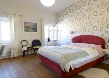 vendesi appartamento ristrutturato con terrazzaIMG - Appartamento Piazza del Salvatore 7, Lucca - foto 16