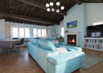 vendesi piano alto con terrazzopng - Appartamento Piazza del Salvatore 7, Lucca - foto 3