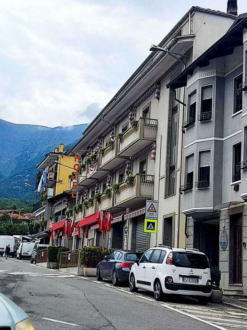 318ee5fd-718d-477d-ad5d-8bdf9e38faa2.jpg - Locale Commerciale Piazza III alpini 4, Perosa Argentina - foto 2