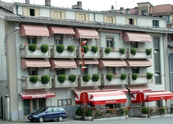 hotel-valentino (1).jpg - Locale Commerciale Piazza III alpini 4, Perosa Argentina - foto 1