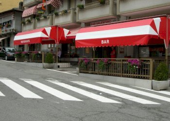 Immagine 002.jpg - Locale Commerciale Piazza III alpini 4, Perosa Argentina - foto 4