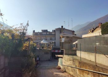 retro 1 (1).jpg - Locale Commerciale Piazza III alpini 4, Perosa Argentina - foto 9