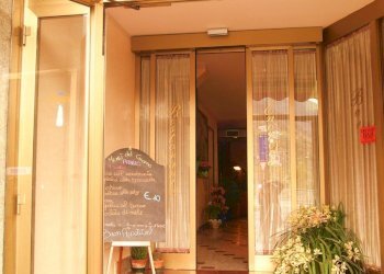 DSCF0030.JPG - Locale Commerciale Piazza III alpini 4, Perosa Argentina - foto 13