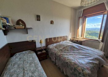 SECONDA CAMERA 3.jpg - Four-room apartment Via del Borgo 25, Civitella Paganico - photo 9