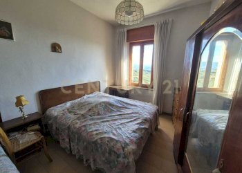 SECONDA CAMERA 2.jpg - Four-room apartment Via del Borgo 25, Civitella Paganico - photo 10