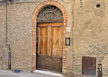 portone di accesso via del BORGO.jpg - Four-room apartment Via del Borgo 25, Civitella Paganico - photo 16