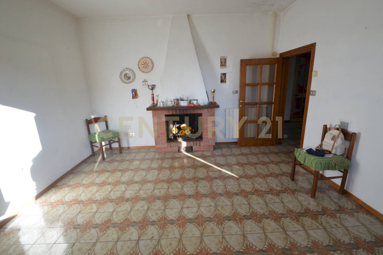 Independent house Semproniano - photo 1