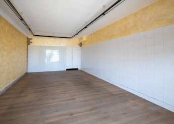 interno verso laboratorio (1) - Commercial Premises Quartucciu - photo 6