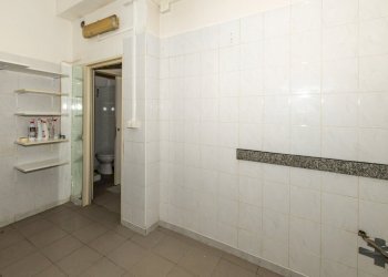 laboratorio verso bagno(1) - Commercial Premises Quartucciu - photo 12