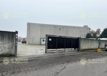 Capannone Via Giuseppe Di Vittorio, 29., Peschiera Borromeo - foto 1