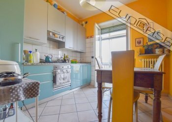 Four-room apartment Piazza Garibaldi  6, Pinerolo - photo 2