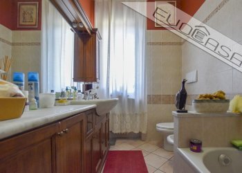 Four-room apartment Piazza Garibaldi  6, Pinerolo - photo 28