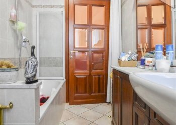 Four-room apartment Piazza Garibaldi  6, Pinerolo - photo 32