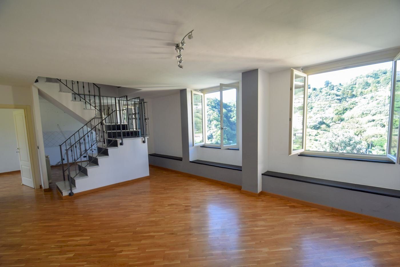 Four-room apartment Via Montorsoli, Genova (neighborhood Voltri) - photo 1