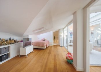 Attic Via Ventimiglia, Torino (neighborhood Lingotto) - photo 26