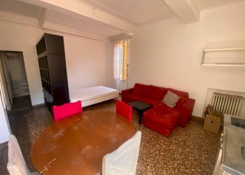 Salone - Monolocale via Santo Stefano, Bologna (zona Centro Storico) - foto 1