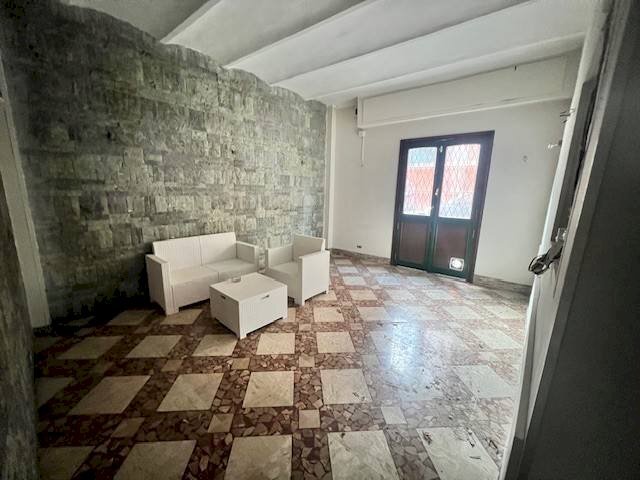 Stanza non arredata - Negozio via Sant'Isaia, 124, Bologna (zona Centro Storico) - foto 2