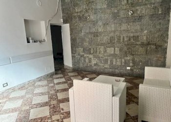 Stanza non arredata - Shop via Sant'Isaia, 124, Bologna (neighborhood Centro Storico) - photo 4