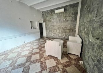 Stanza non arredata - Shop via Sant'Isaia, 124, Bologna (neighborhood Centro Storico) - photo 5