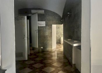 Interno palazzo - Shop via Sant'Isaia, 124, Bologna (neighborhood Centro Storico) - photo 18