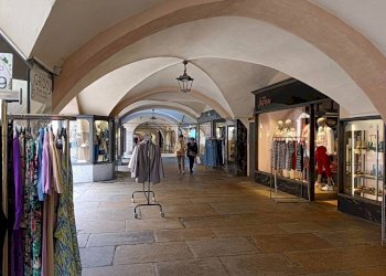 Interno non residenziale - Negozio via Roma, 47, Cuneo (zona Centro) - foto 12