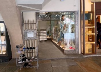 Facciata - Negozio via Roma, 47, Cuneo (zona Centro) - foto 14
