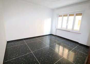 Camera da letto - Two-room apartment via Taggia, Genova - photo 7