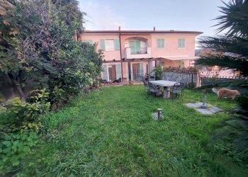 thumbnail_3d9caa26-6e5c-4af4-9b21-5b5cef71e022.jpg - Casa semi indipendente Via Cavour 15, Carrara - foto 24