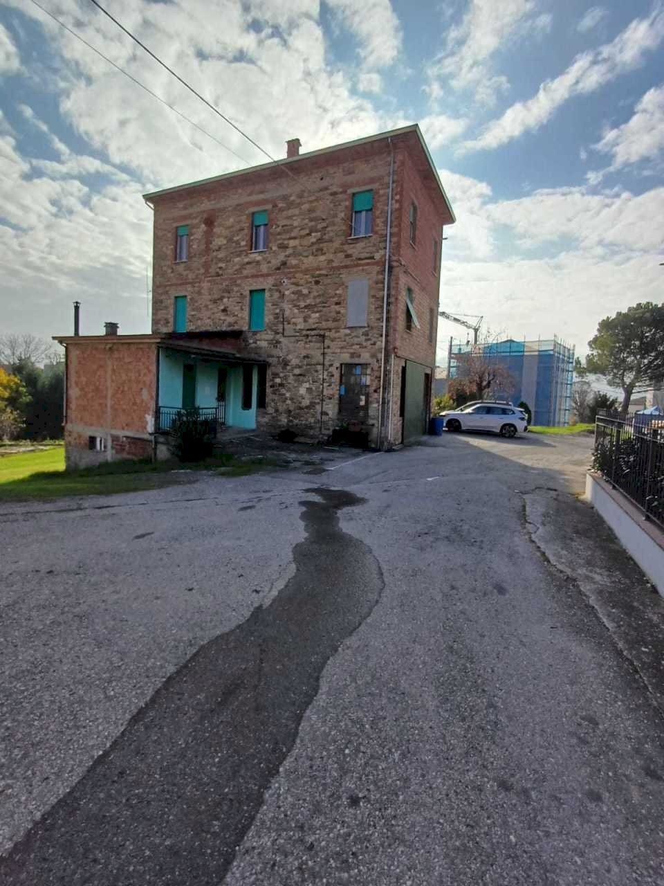 WhatsApp Image 2024-11-14 at 10.36.44.jpeg - Trilocale Varano de' Melegari - foto 3