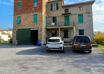 WhatsApp Image 2024-11-14 at 10.36.52.jpeg - Trilocale Varano de' Melegari - foto 9