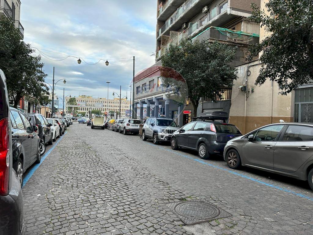 Trilocale Napoli (zona Mercato) - foto 3