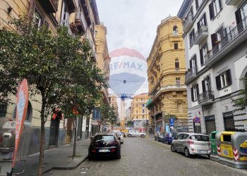 Trilocale Napoli (zona Mercato) - foto 2