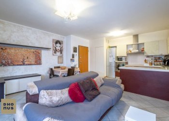 Three-room apartment Via IV Novembre, Brembate di Sopra - photo 2