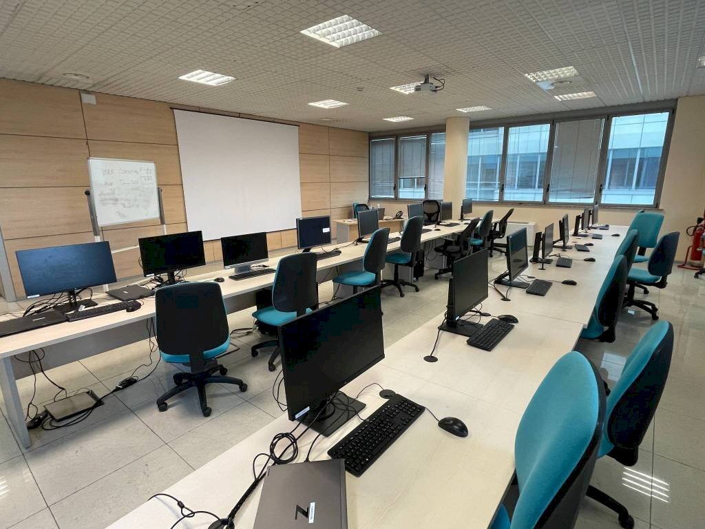 Interno non residenziale - Office strada del Drosso, 33, Torino (neighborhood Mirafiori Sud) - photo 2