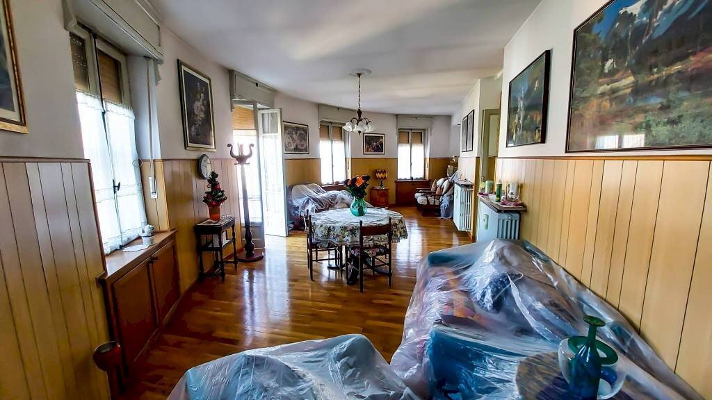 Salone - Appartamento corso Costantino Nigra, 31, Ivrea - foto 3