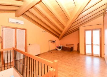 Stanza arredata - Villa via Statale dei Giovi, Vertemate con Minoprio - foto 27