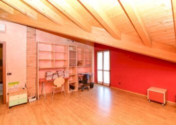 Stanza arredata - Villa via Statale dei Giovi, Vertemate con Minoprio - foto 31