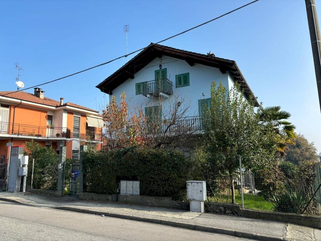 Facciata - Villa via Carlo Alberto, 66, Barge - foto 1