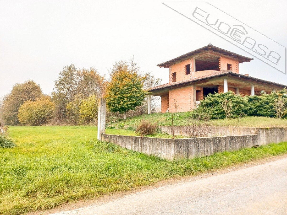 Villa via Barge snc, Bagnolo Piemonte - foto 2