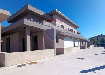 Villa Bifamiliare Capriate San Gervasio - foto 1